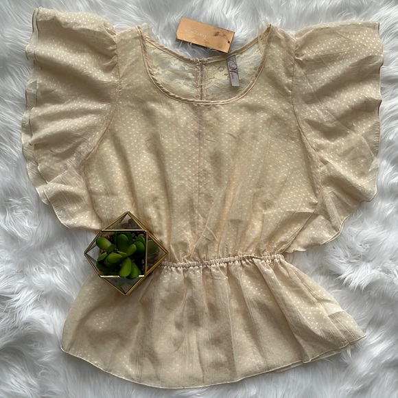 NWT Myan Cream Peplum Top with Flutter Sleeves - Picture 1 of 3